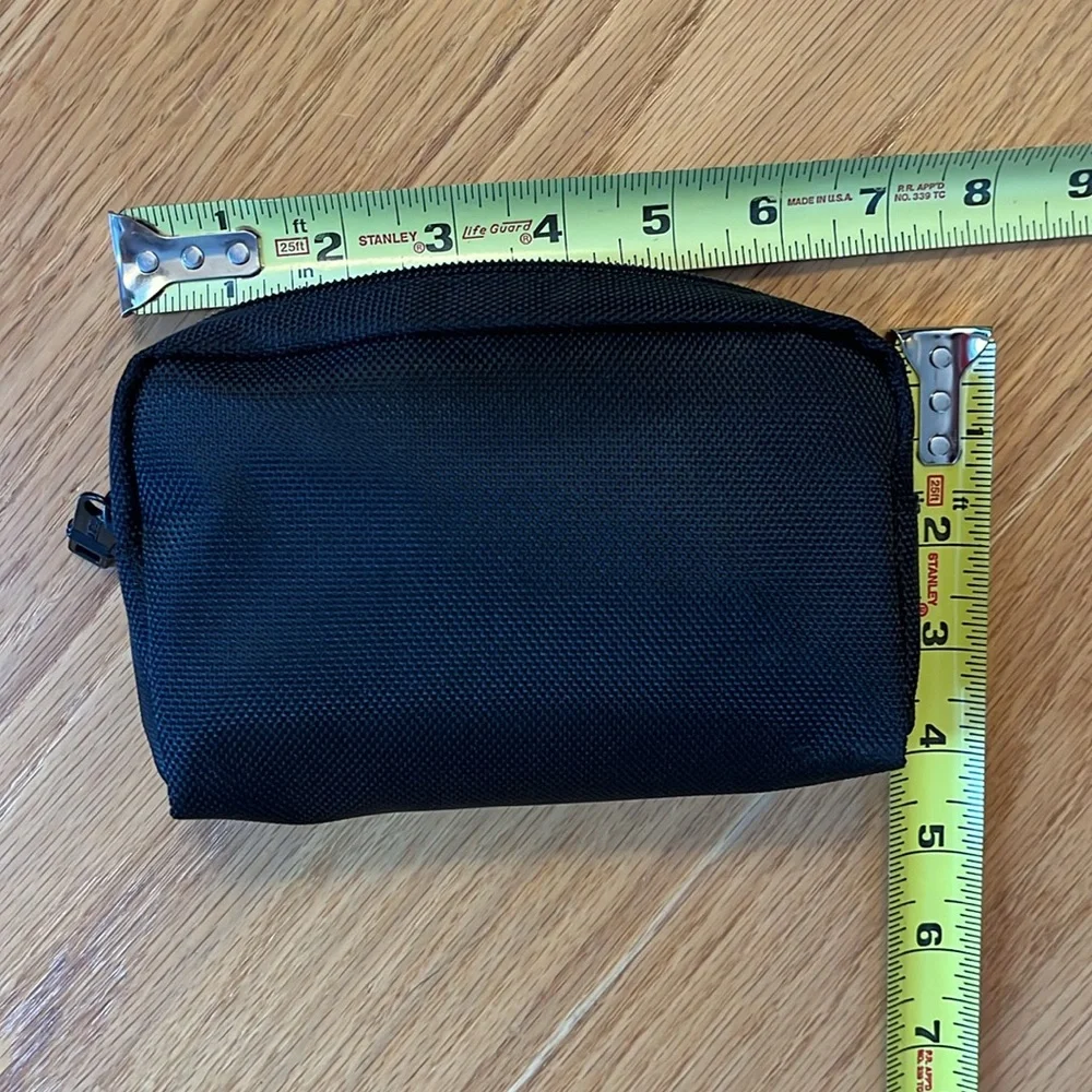 Tumi delta small